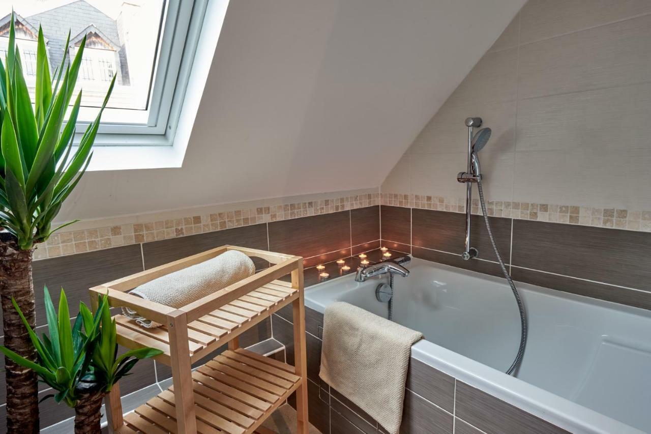 Le Saint Pierre, Atypique Au Coeur Du Centre Ville Apartment Caen Bagian luar foto