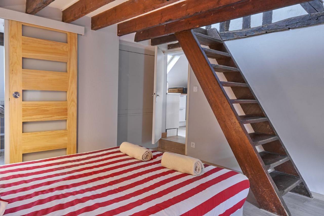 Le Saint Pierre, Atypique Au Coeur Du Centre Ville Apartment Caen Bagian luar foto